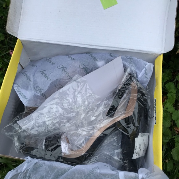 Classic Chunky Heels - Picture 5 of 5